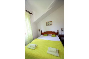 Chorwacja Privát Sutivan, Zewnątrz